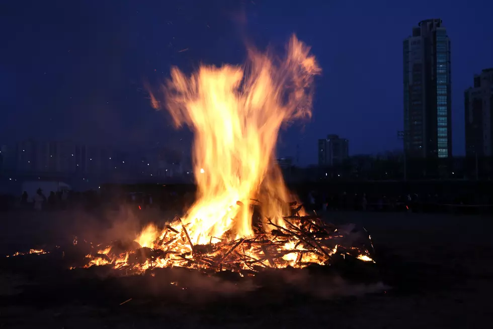 New York State Now Limits Size of Bonfires in Your Backyard