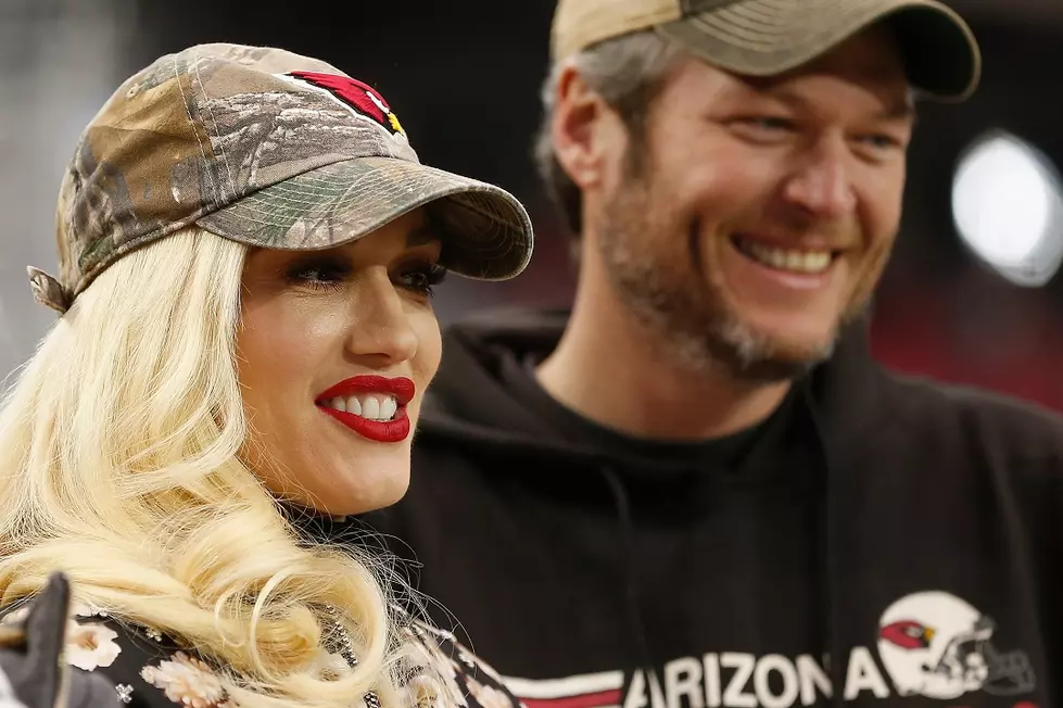 Gwen Stefani Calls Upon Her Japanese Fans to Help Her Watch Beau Blake Shelton Host the Kids’ Choice Awards Online