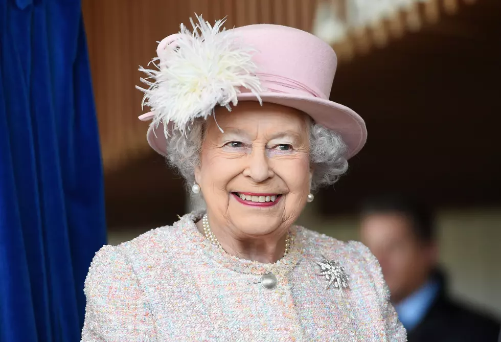 Clouds in Shape of Queen Elizabeth Appear in Sky After Her Death [PHOTOS]